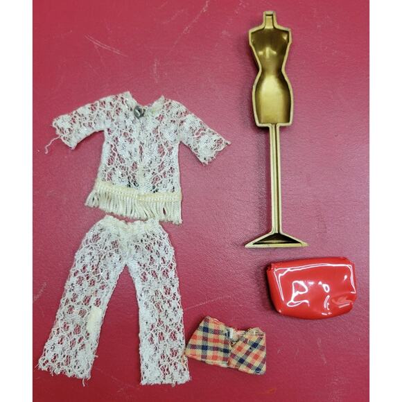 1970 VINTAGE Topper Dawn Bell Bottom Bounce #717 Lace Pants Stand Purse Skirt - Picture 2 of 2